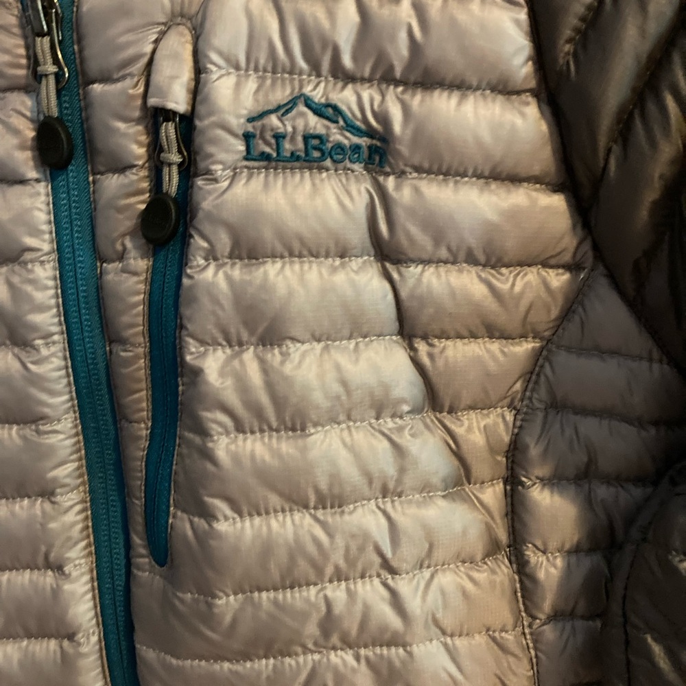 L.L. Bean woman’s xs windbreaker